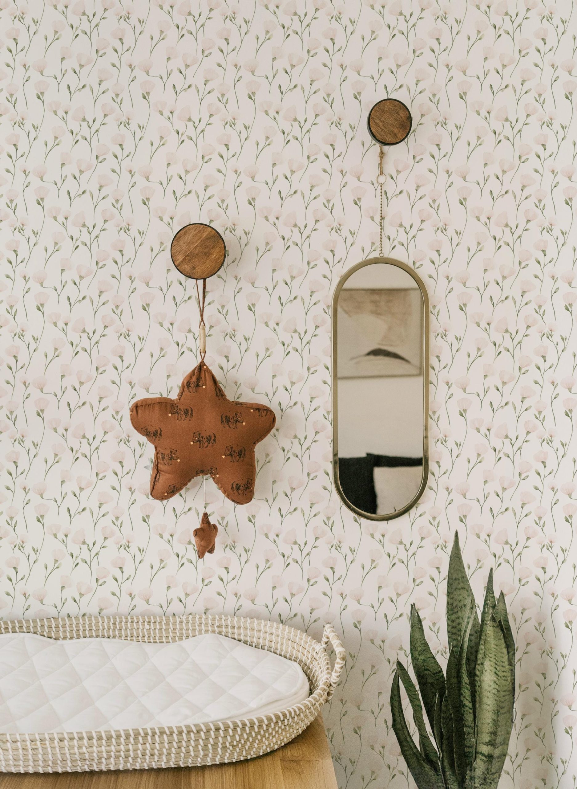 Soft Pink Tulip Vine Wallpaper Peel and Stick Neutral Blush Pink Tulip Flower Pattern Removable Wall Covering for Nursery Bedroom Cottage